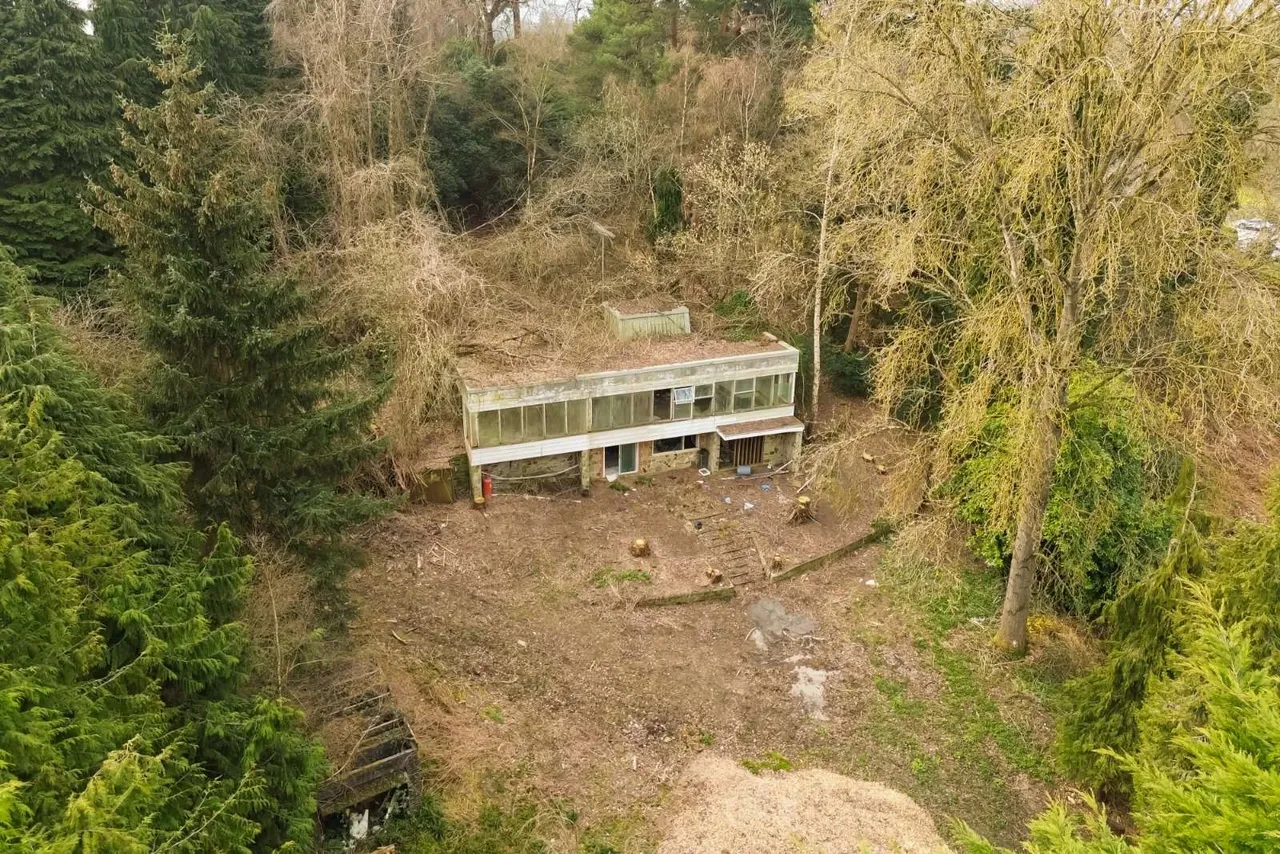 building plot for sale — Golf Club Road, St George's Hill, Weybridge, Surrey, KT13 0NN