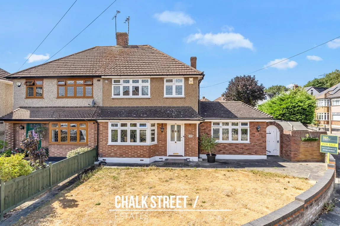 3 bed house for sale — Fleet Avenue, Upminster, RM14 1PY