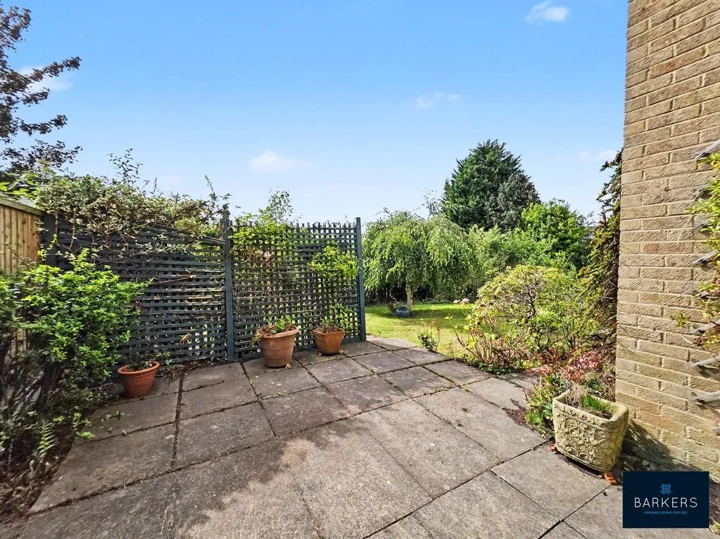 Merlin Court, Batley WF17 0RG, photo 4