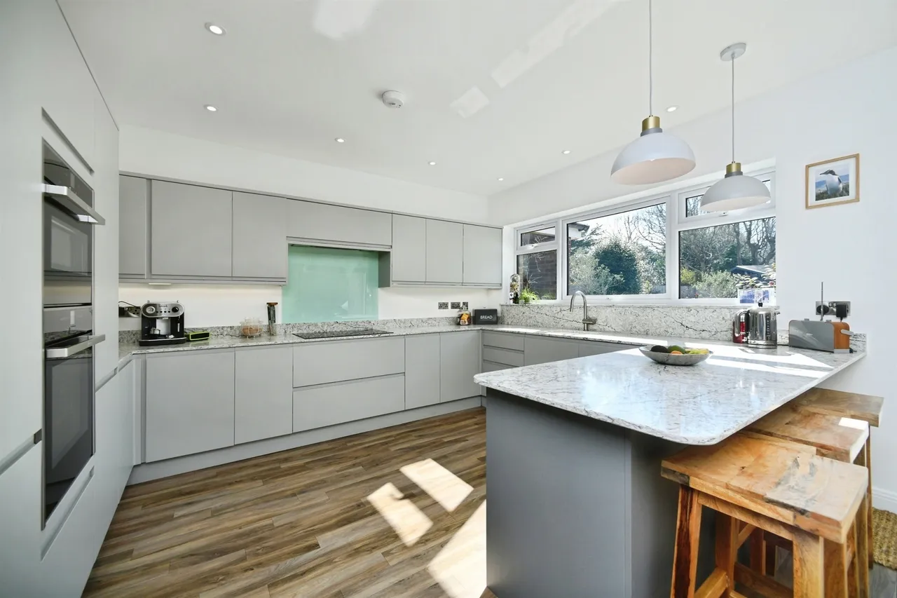 Tongdean Lane, Withdean, Brighton, photo 4
