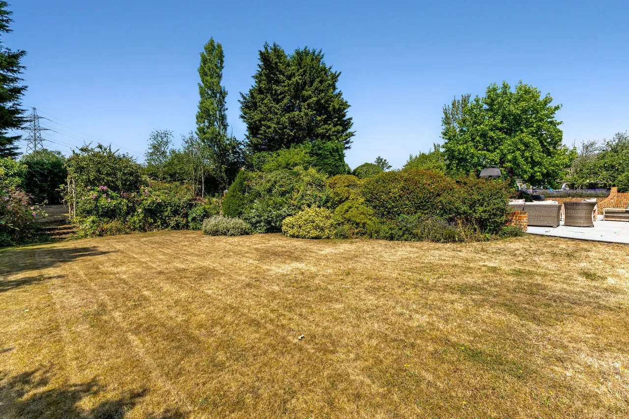 Upper Hale Road, Farnham, GU9, photo 32