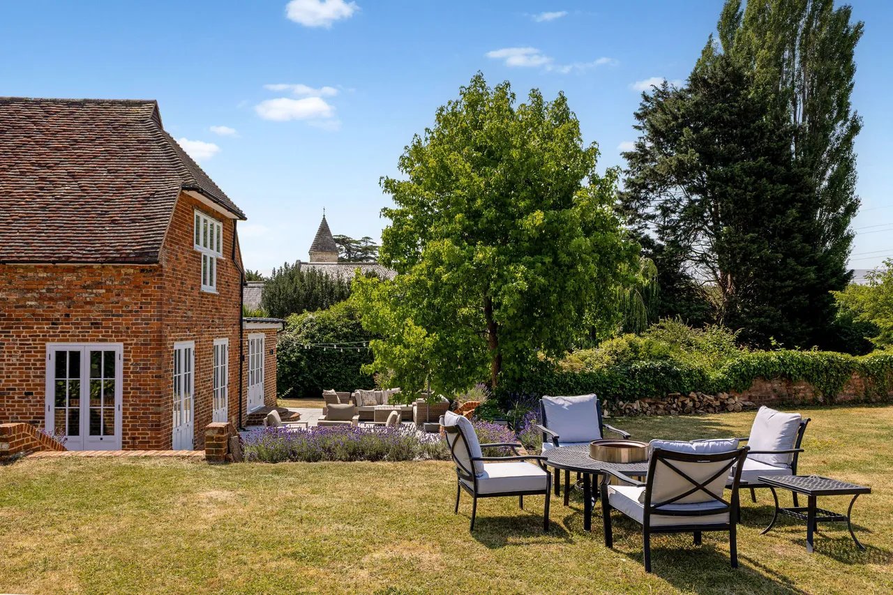 Upper Hale Road, Farnham, GU9, photo 29