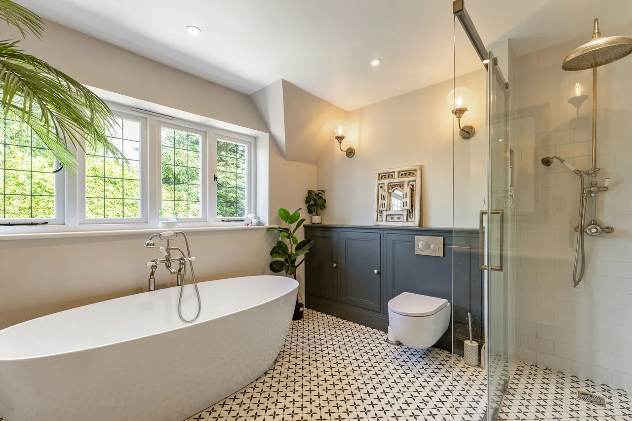 Upper Hale Road, Farnham, GU9, photo 19