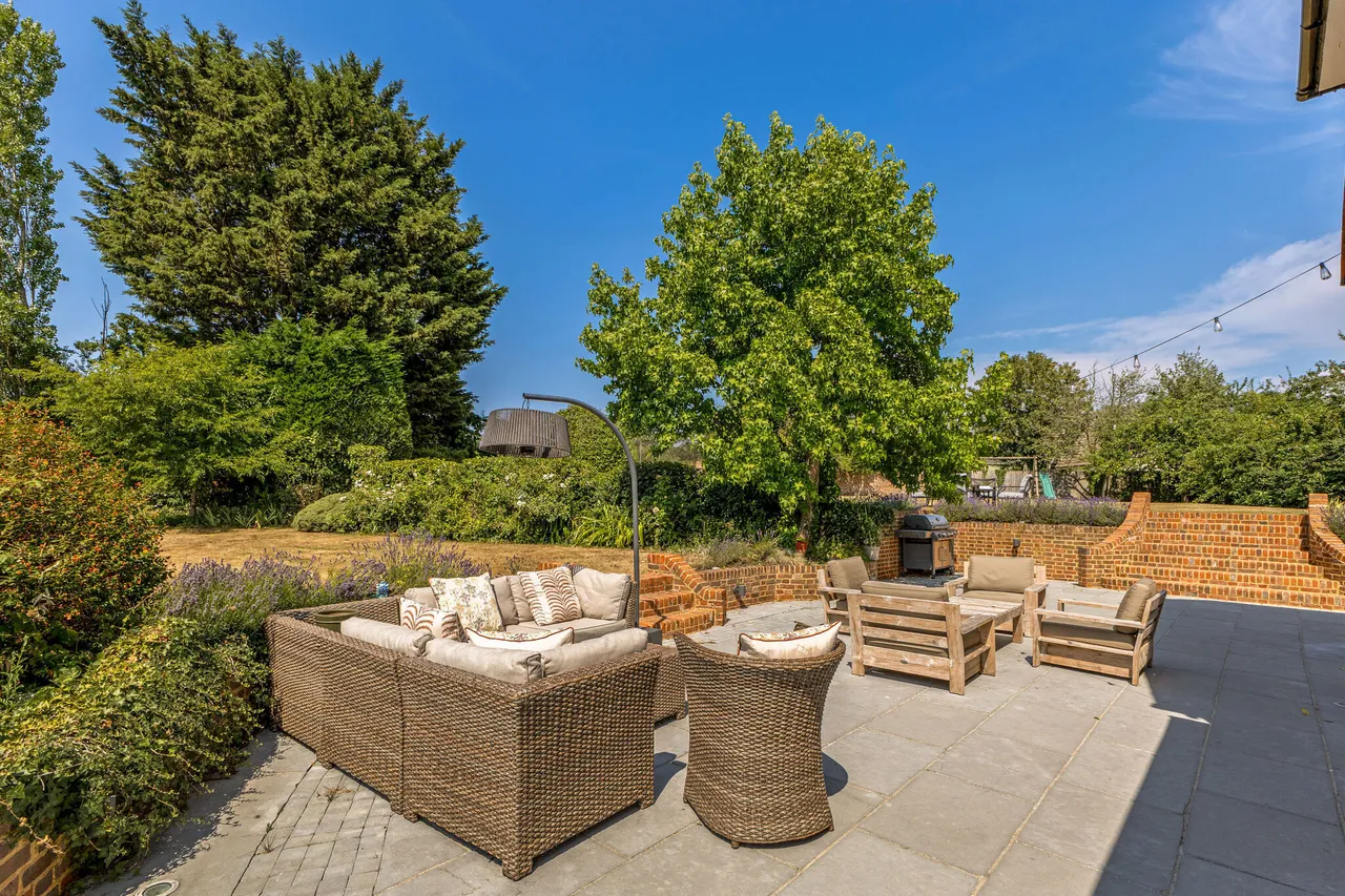 Upper Hale Road, Farnham, GU9, photo 25