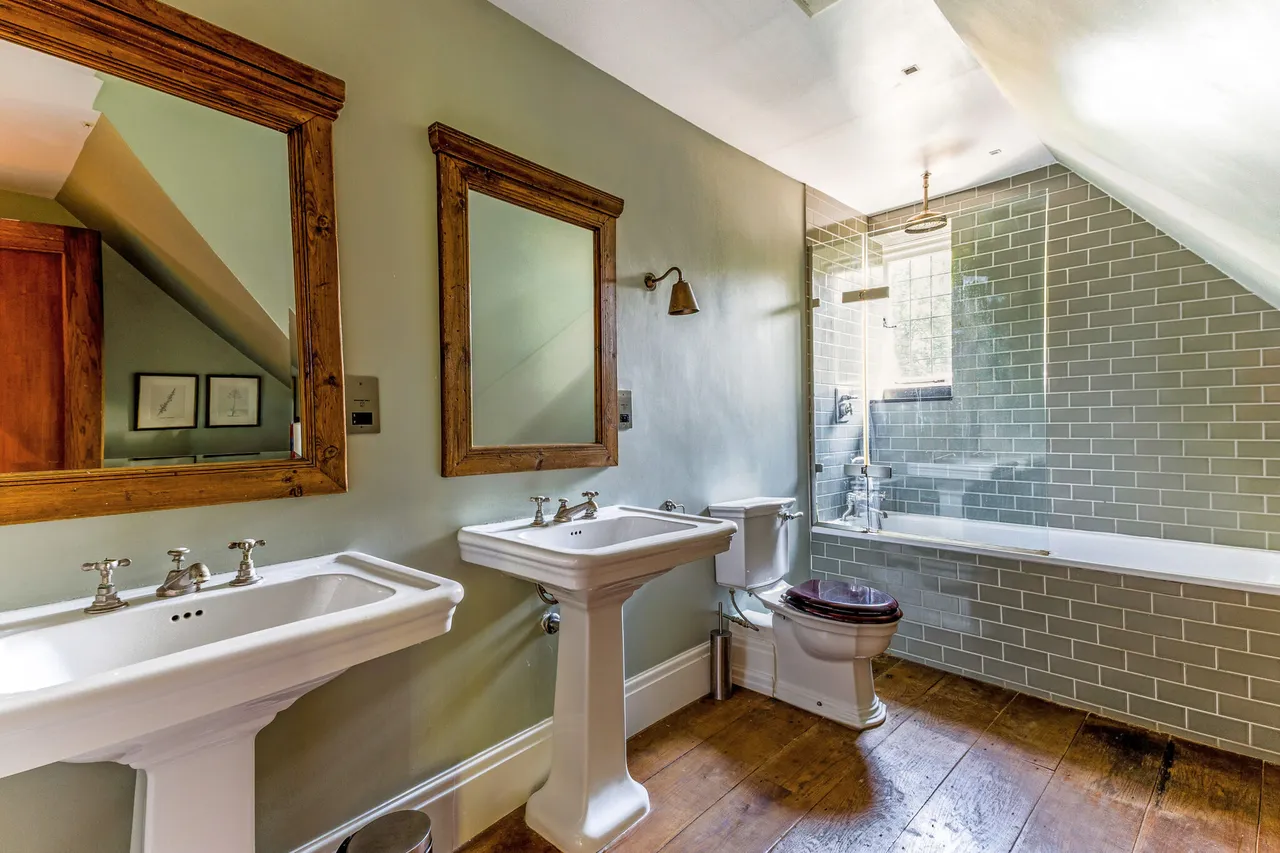 Upper Hale Road, Farnham, GU9, photo 21