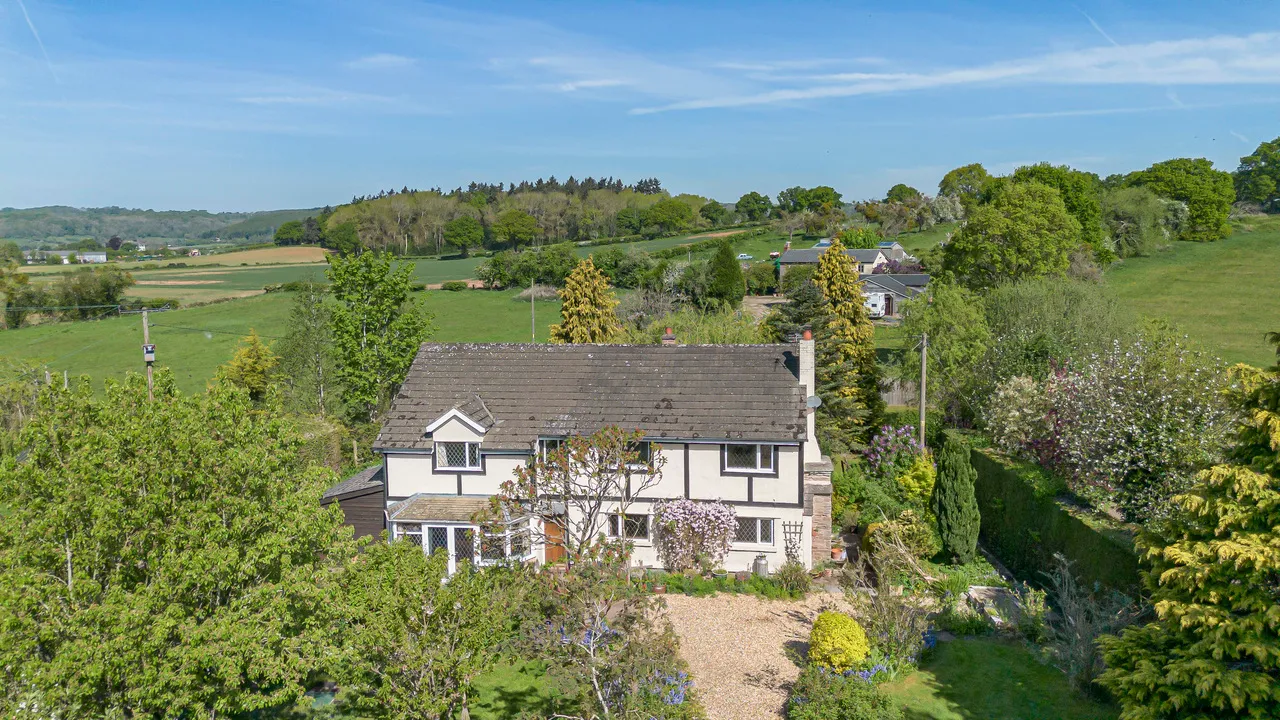 Urdimarsh Cottage, Marden, photo 30