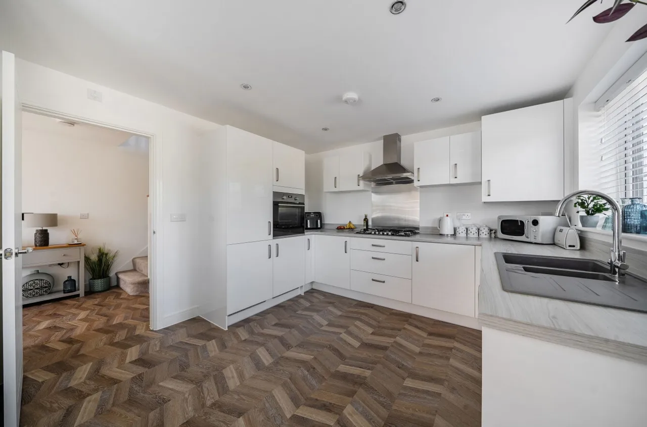 Tiller Crescent, Pagham, PO21, photo 3