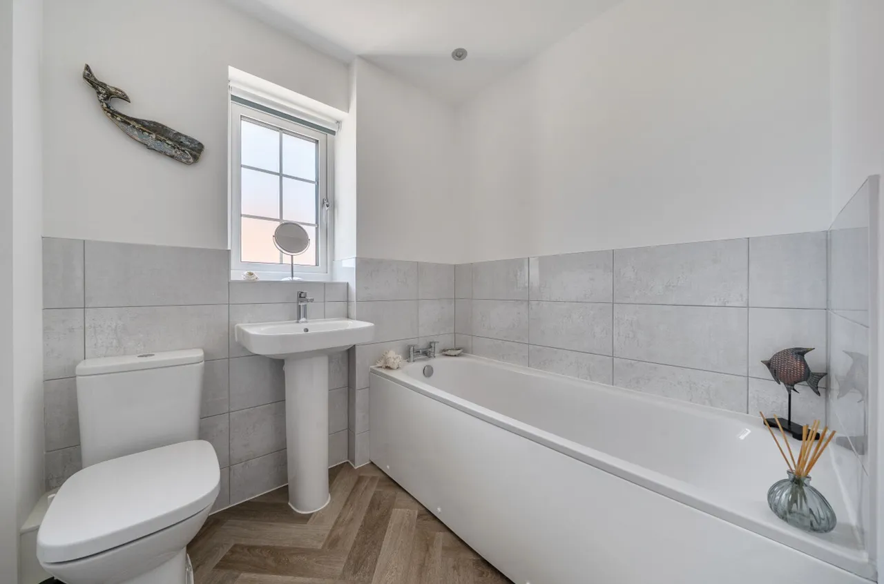 Tiller Crescent, Pagham, PO21, photo 18