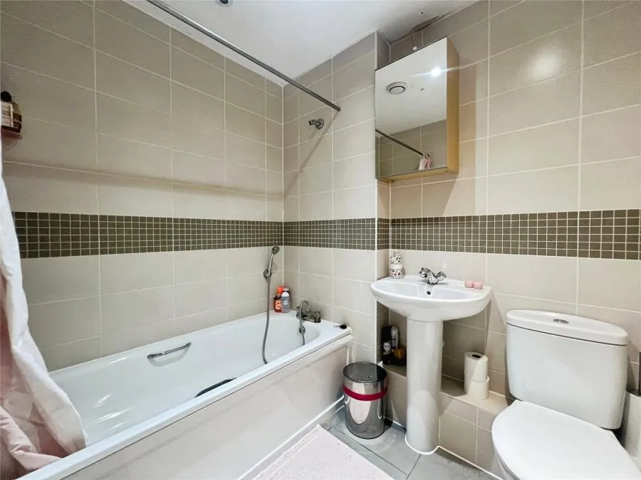 Outfield Crescent, Wokingham, RG40, photo 11