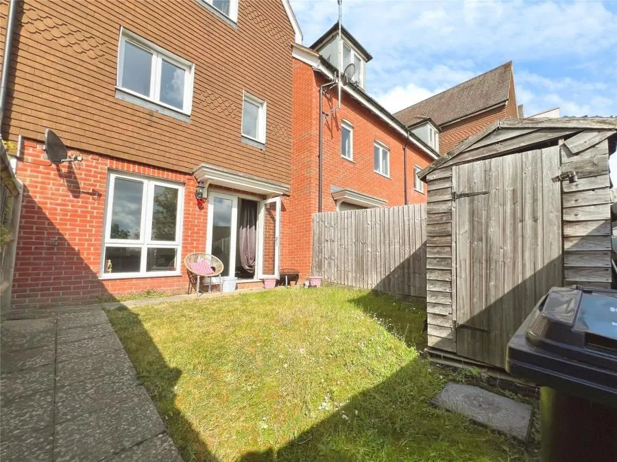 Outfield Crescent, Wokingham, RG40, photo 5