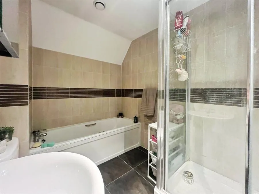 Outfield Crescent, Wokingham, RG40, photo 9