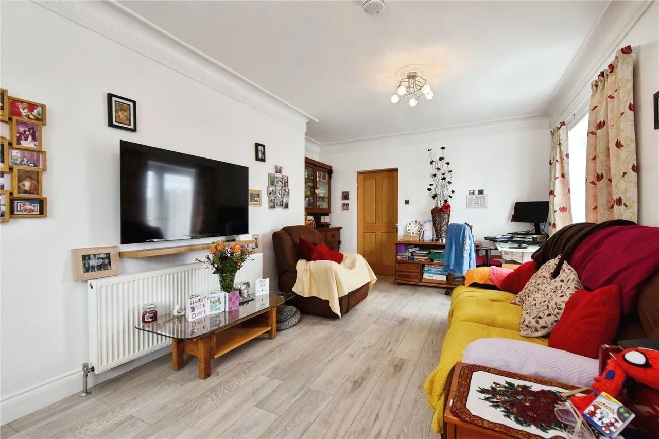 Heol Y Meinciau, Pontyates, SA15, photo 14