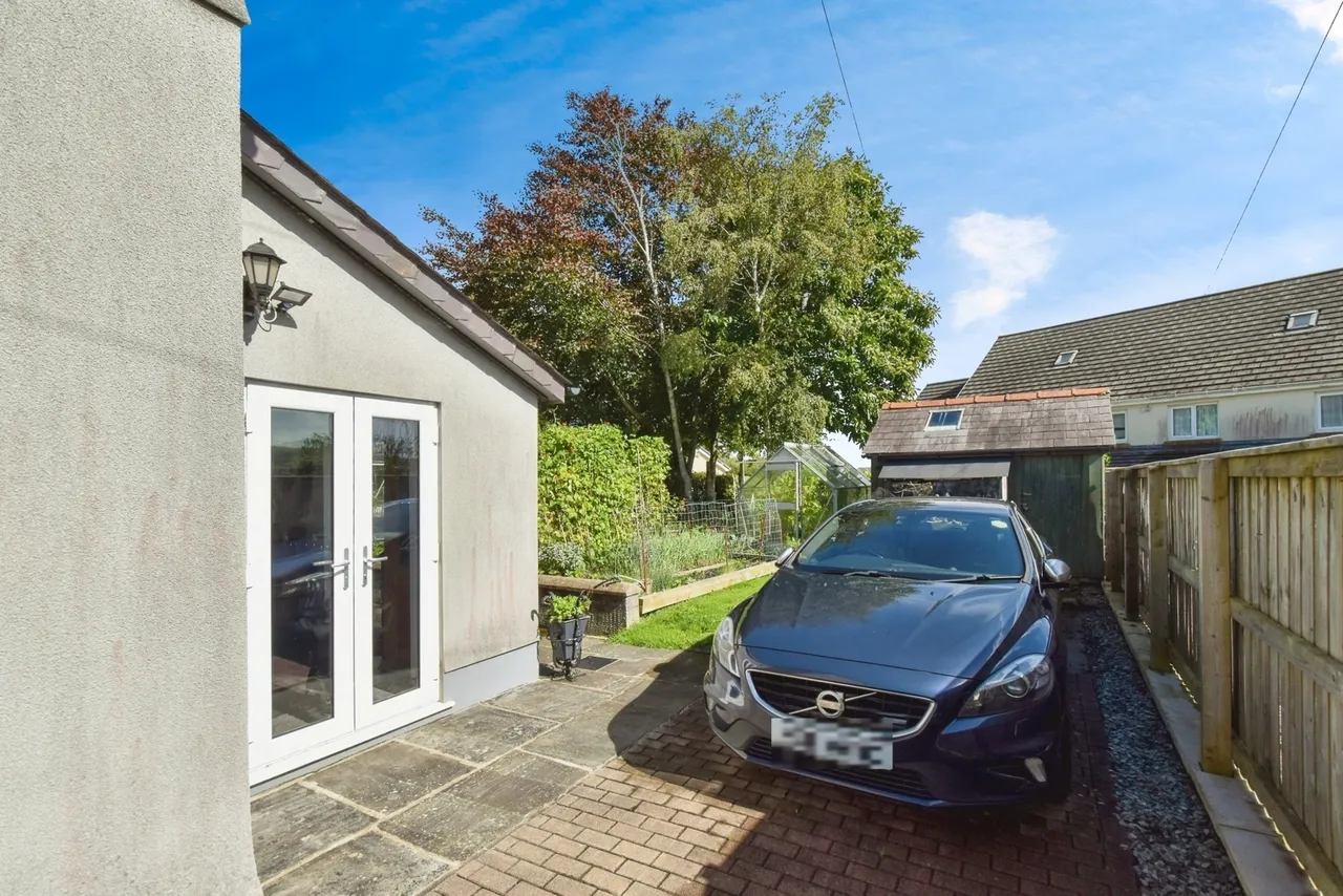Heol Y Meinciau, Pontyates, SA15, photo 27