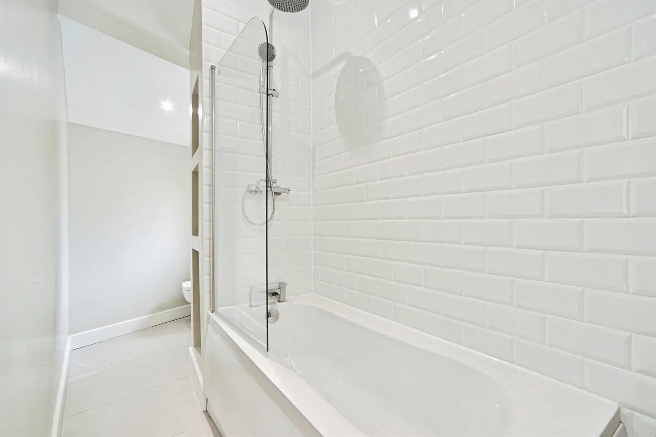 Smalewell Gardens, Pudsey, LS28, photo 17