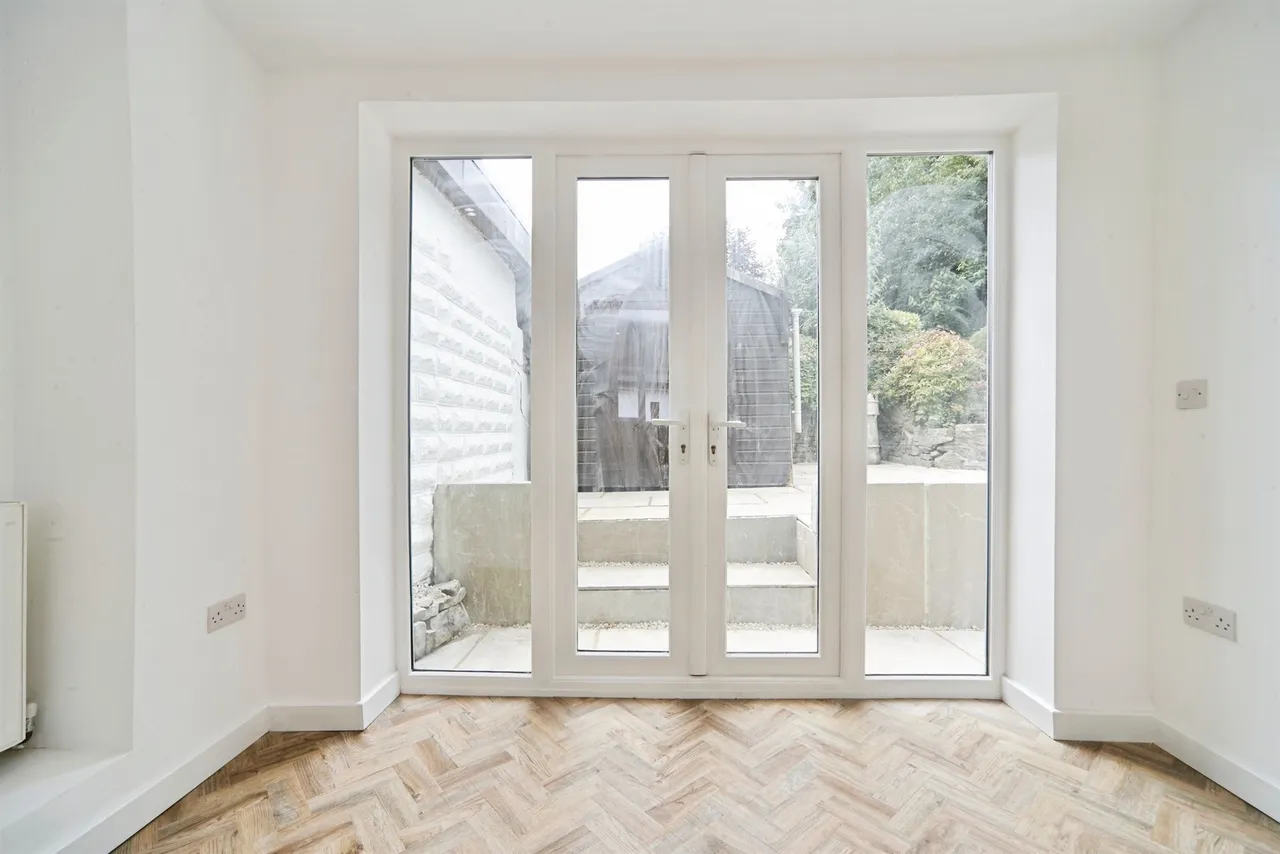 Smalewell Gardens, Pudsey, LS28, photo 4