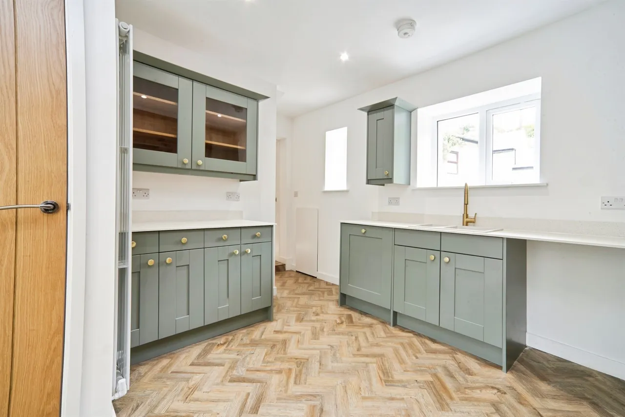 Smalewell Gardens, Pudsey, LS28, photo 19