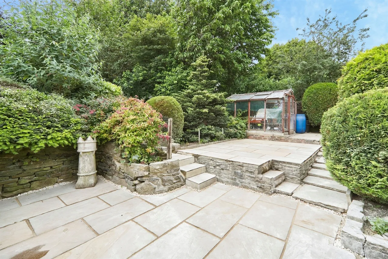 Smalewell Gardens, Pudsey, LS28, photo 2