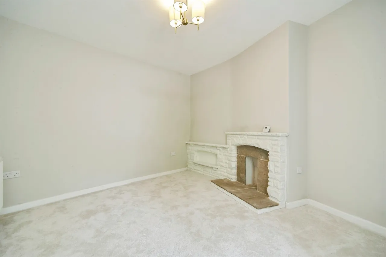 Smalewell Gardens, Pudsey, LS28, photo 8