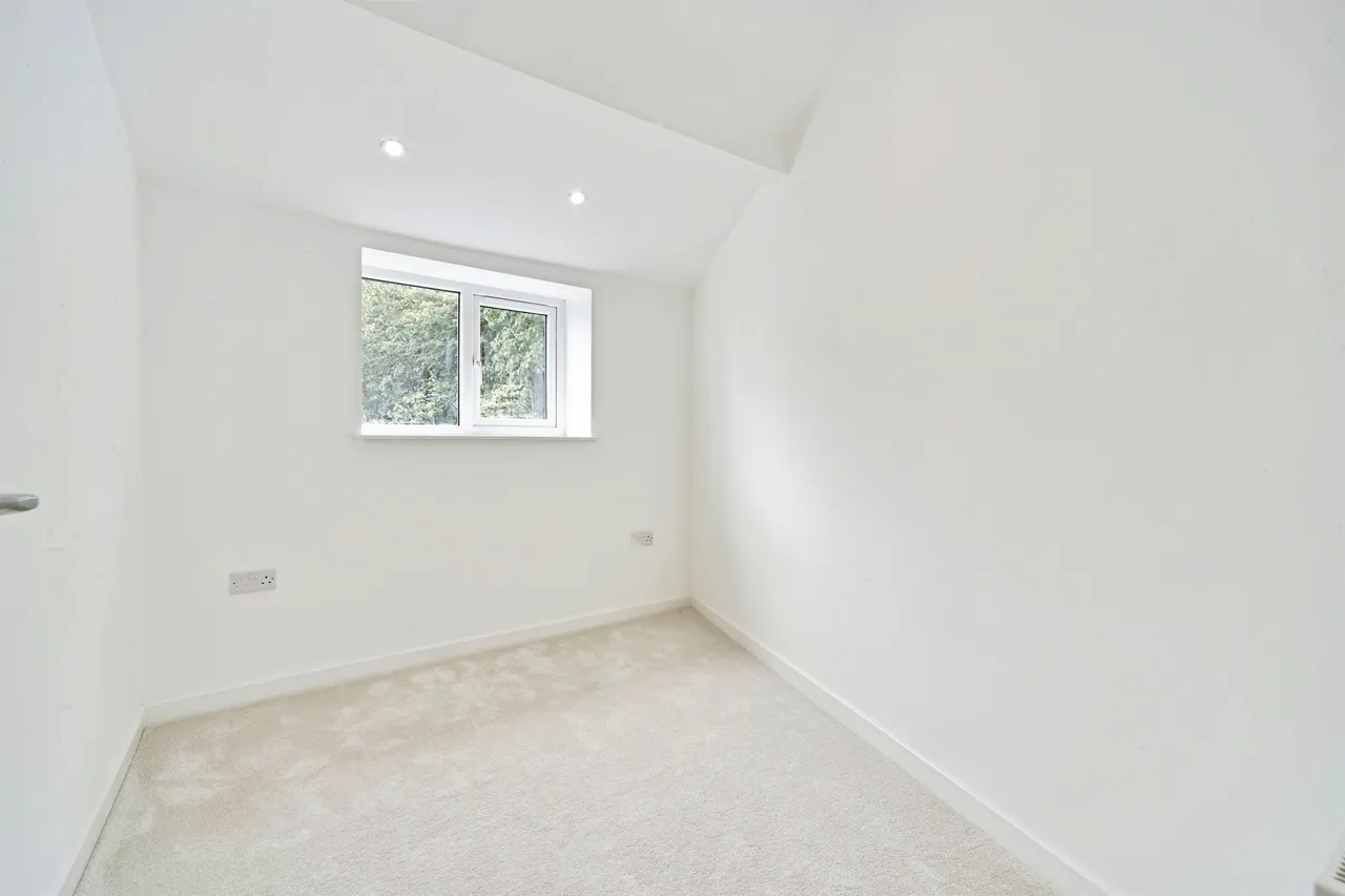 Smalewell Gardens, Pudsey, LS28, photo 14