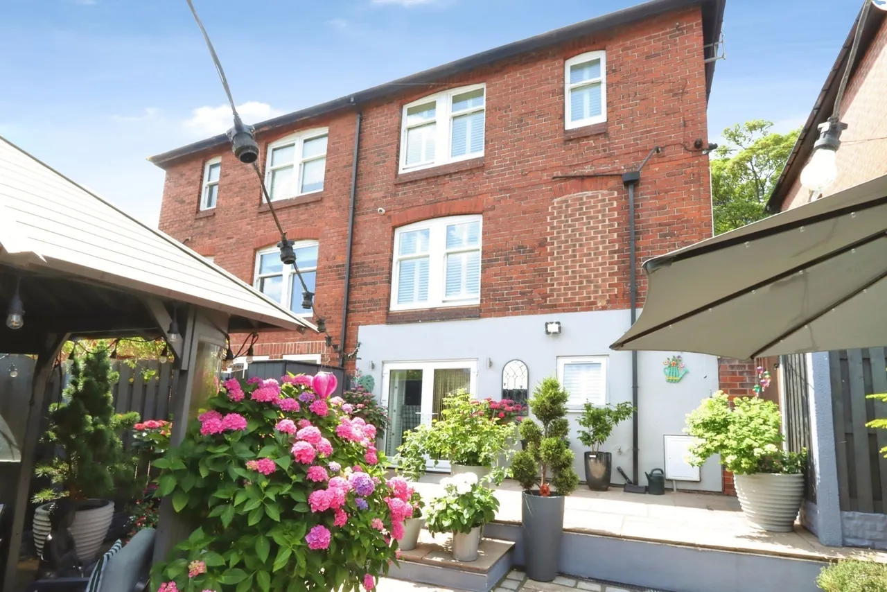 Broom Lane, Rotherham, South Yorkshire, S60, photo 37