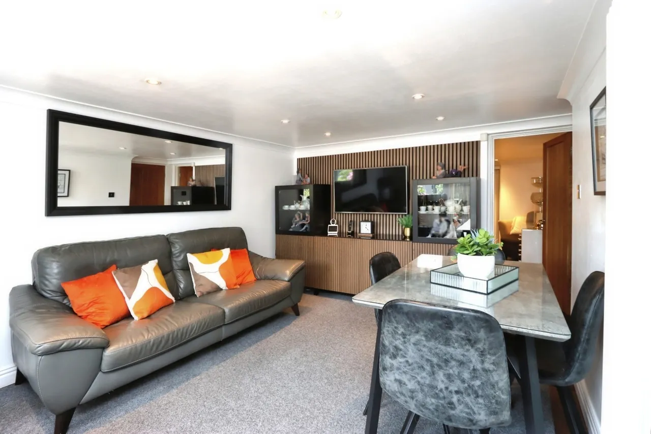Broom Lane, Rotherham, South Yorkshire, S60, photo 15