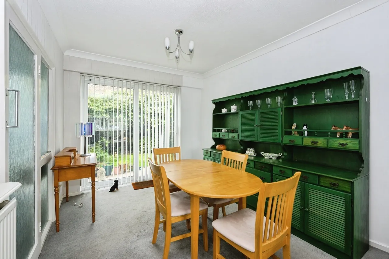 Ash Close, Merstham, RH1, photo 3