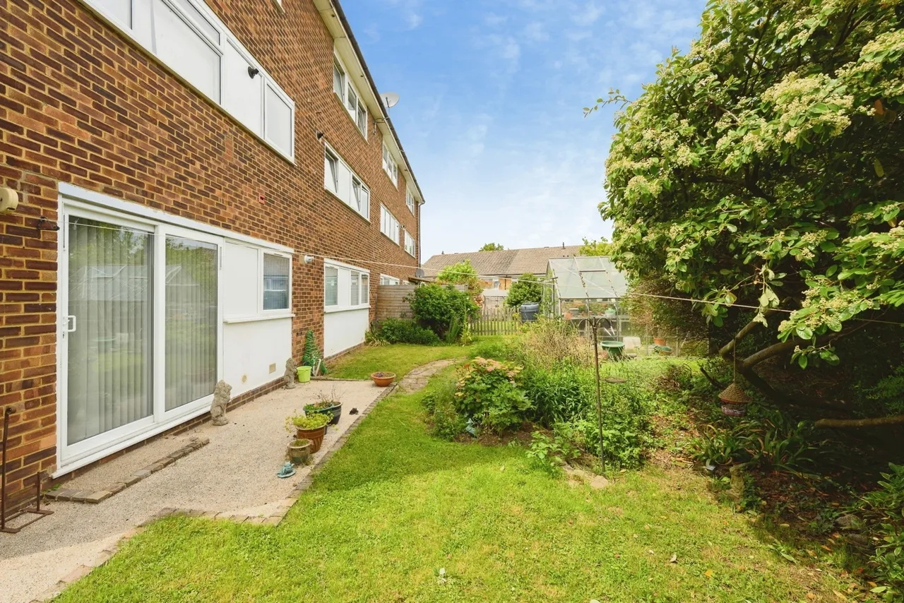 Ash Close, Merstham, RH1, photo 13