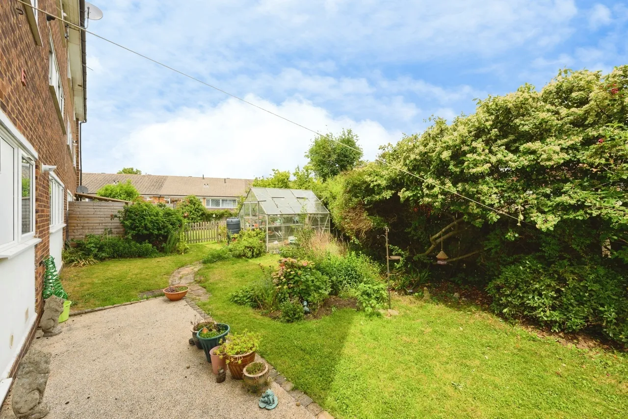 Ash Close, Merstham, RH1, photo 9