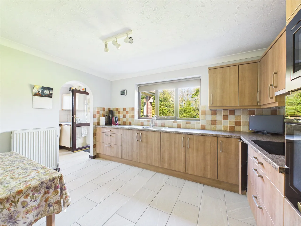 Shop Road, Clopton, IP13, photo 3