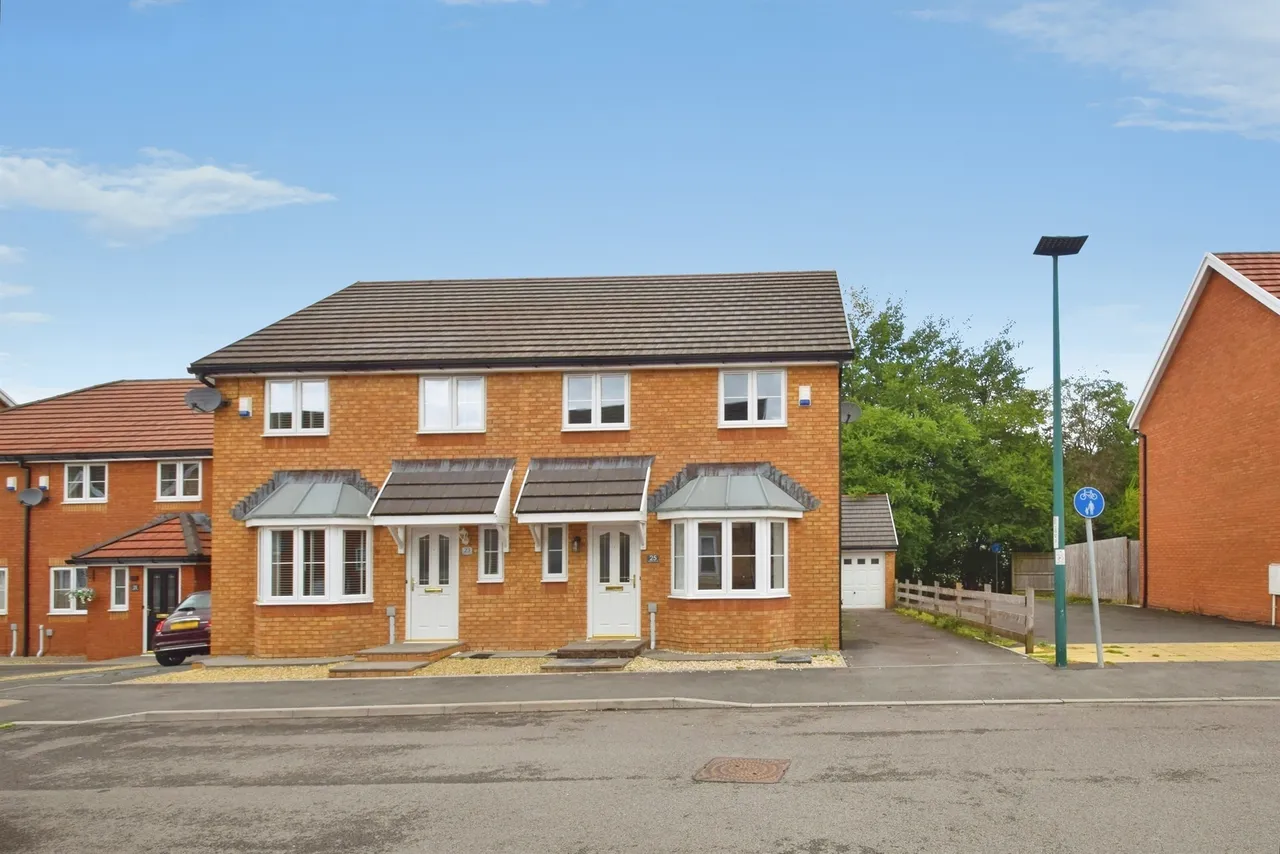 3 bed house for sale, Walnut Close, Tredegar, NP22