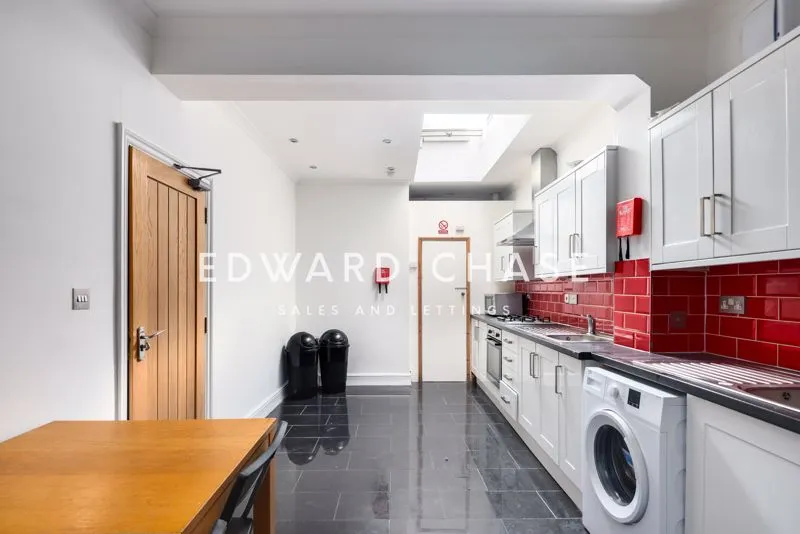 Connaught Road, Ilford, IG1, photo 8
