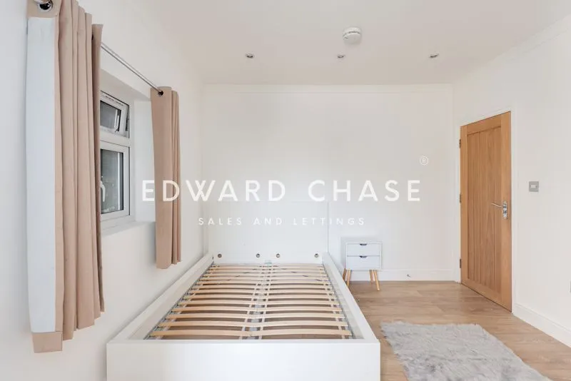 room to rent, Connaught Road, Ilford, IG1