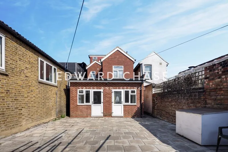 Connaught Road, Ilford, IG1, photo 12