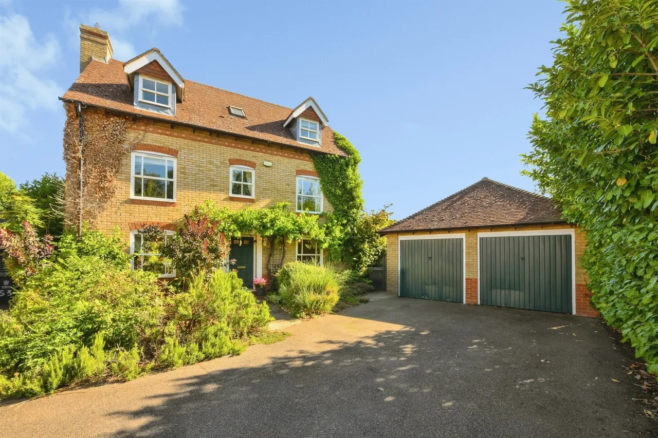 5 bed house for sale, Monkfield Lane, Great Cambourne, CB23