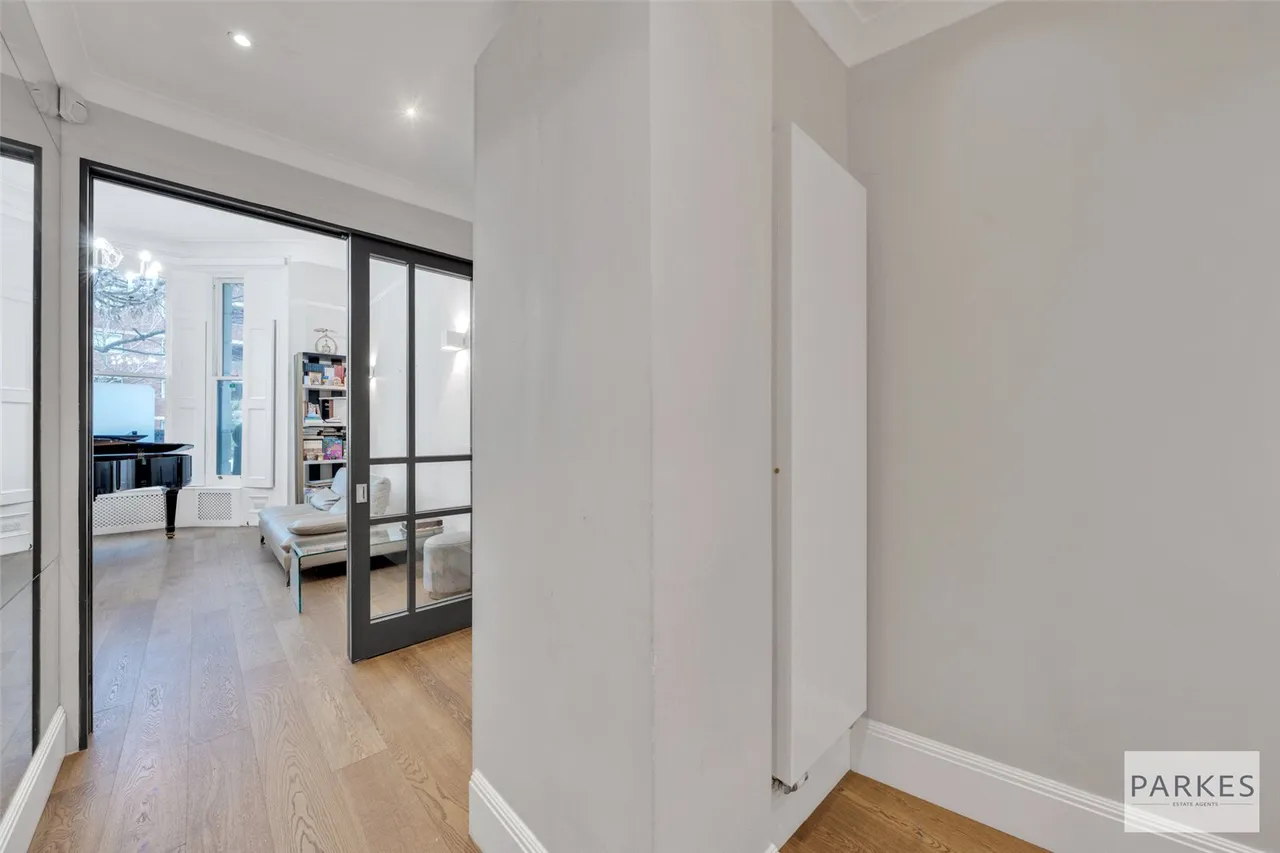 Cromwell Road, London, SW5 0SE, photo 9
