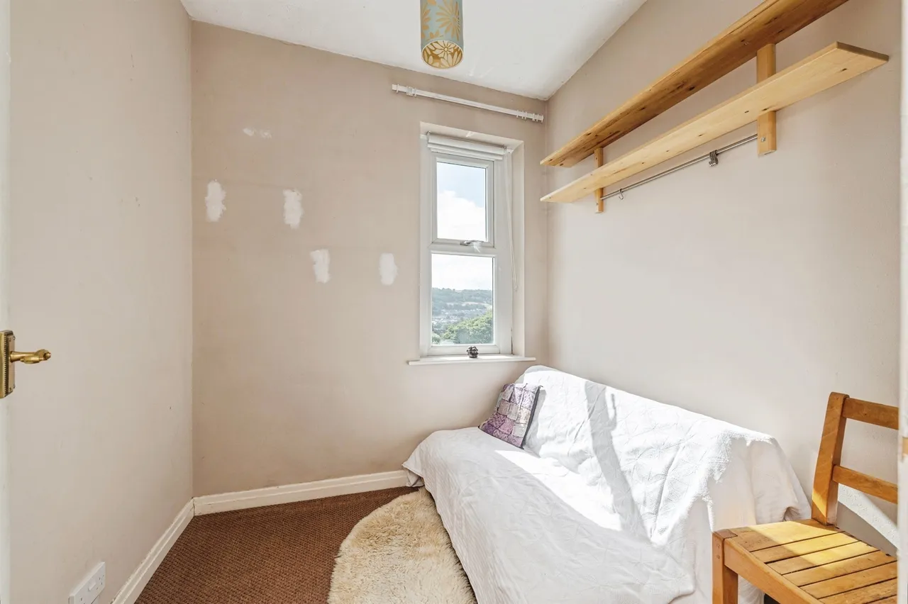 Thornhill Road, Longwood, Huddersfield, photo 9