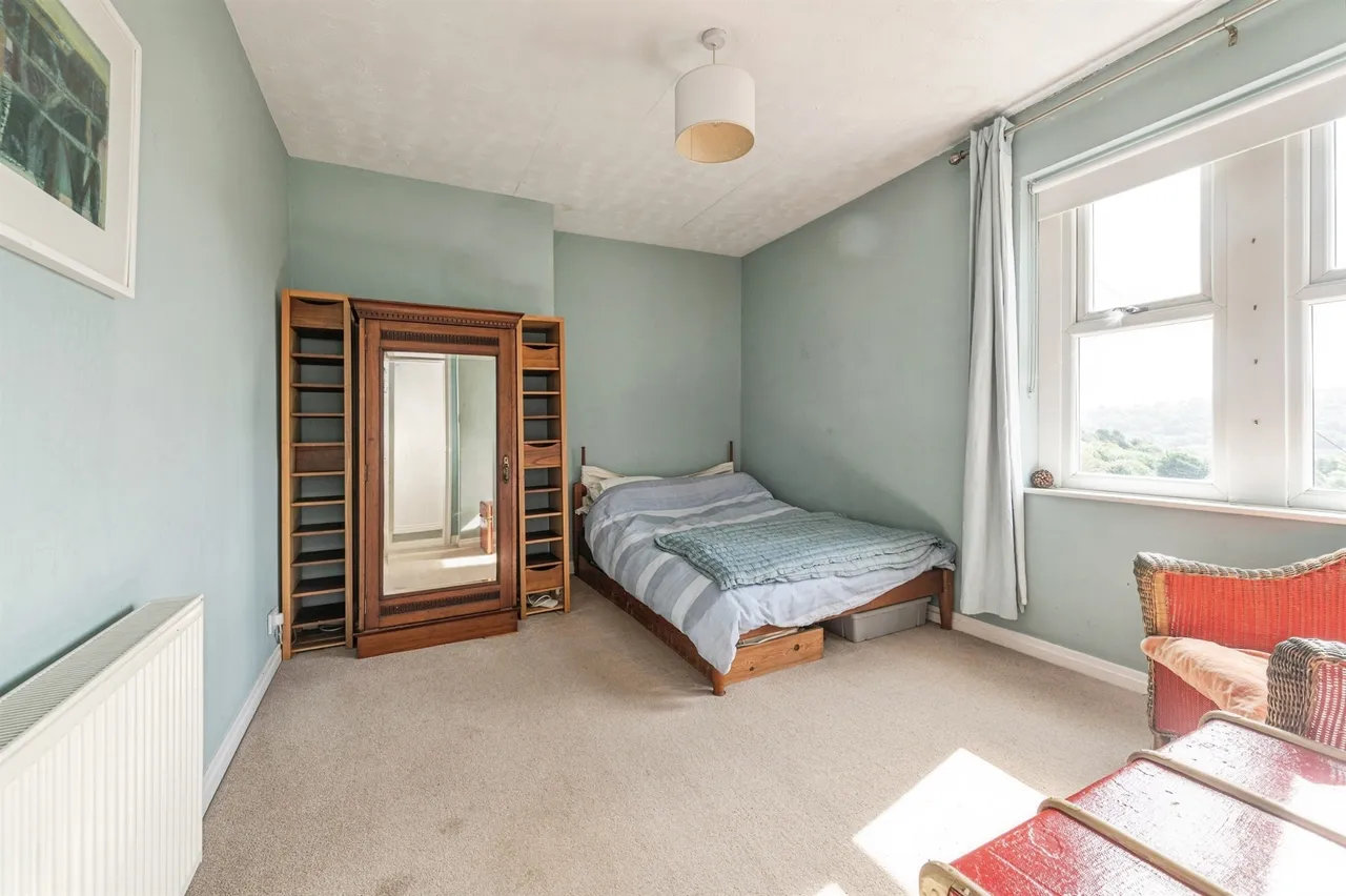Thornhill Road, Longwood, Huddersfield, photo 11