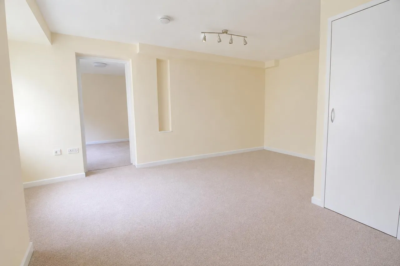 Hartsbourne Road, Reading, RG6, photo 2