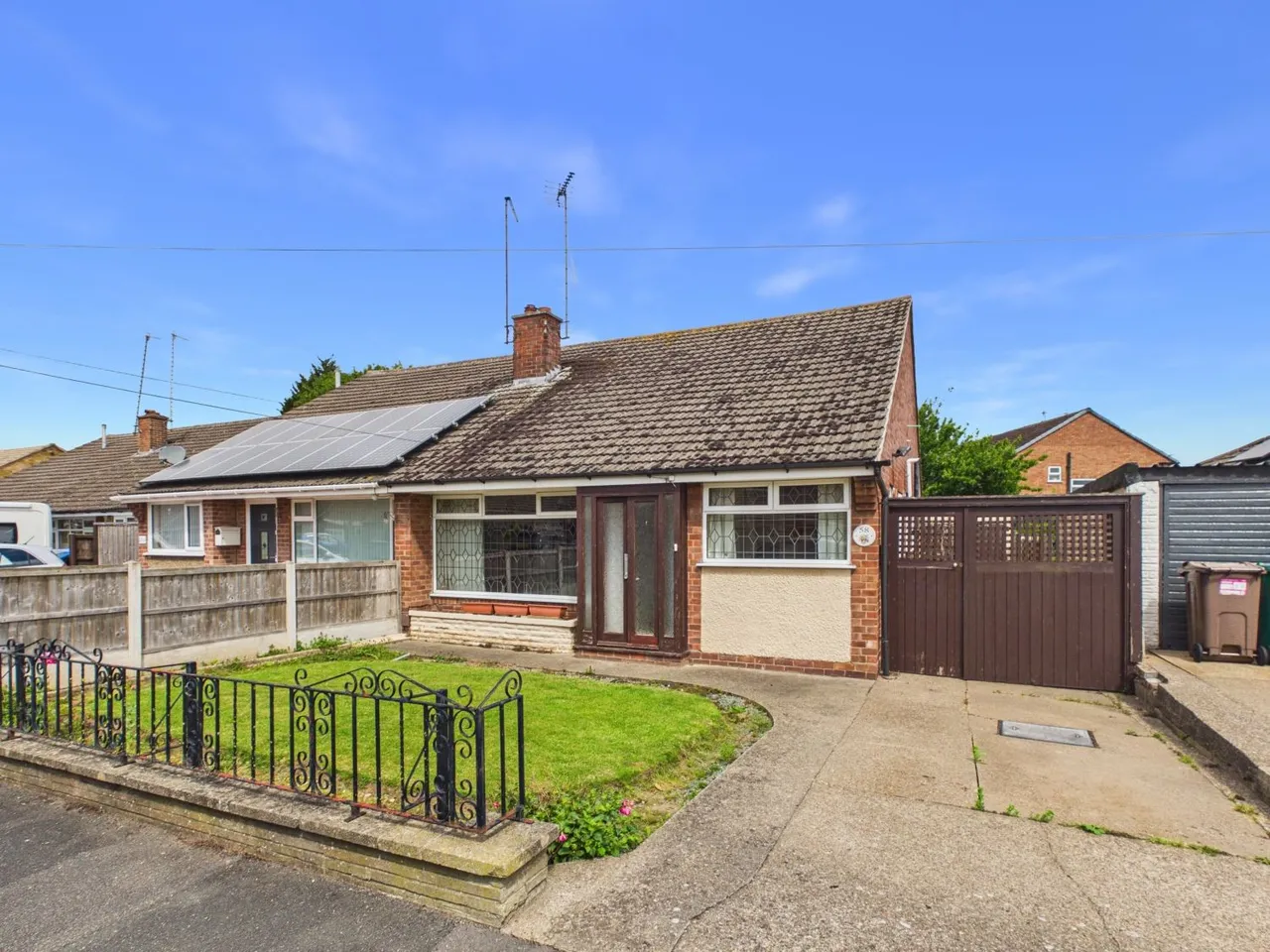 3 bed house for sale, The Downs, Silverdale, NG11