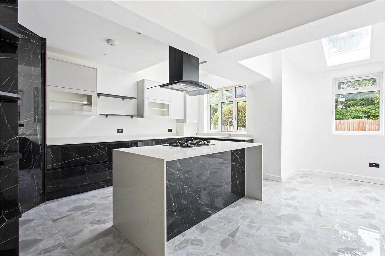 Blairderry Road, London, SW2, photo 3