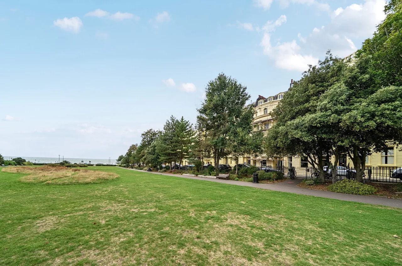 Brunswick Square, Hove, BN3, photo 8