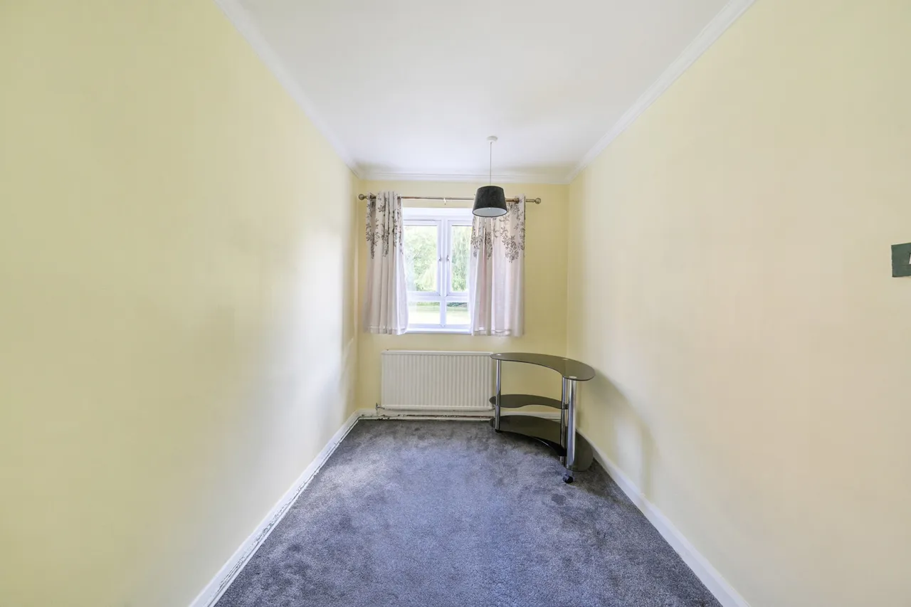 Old Ruislip Road, Northolt, UB5, photo 11
