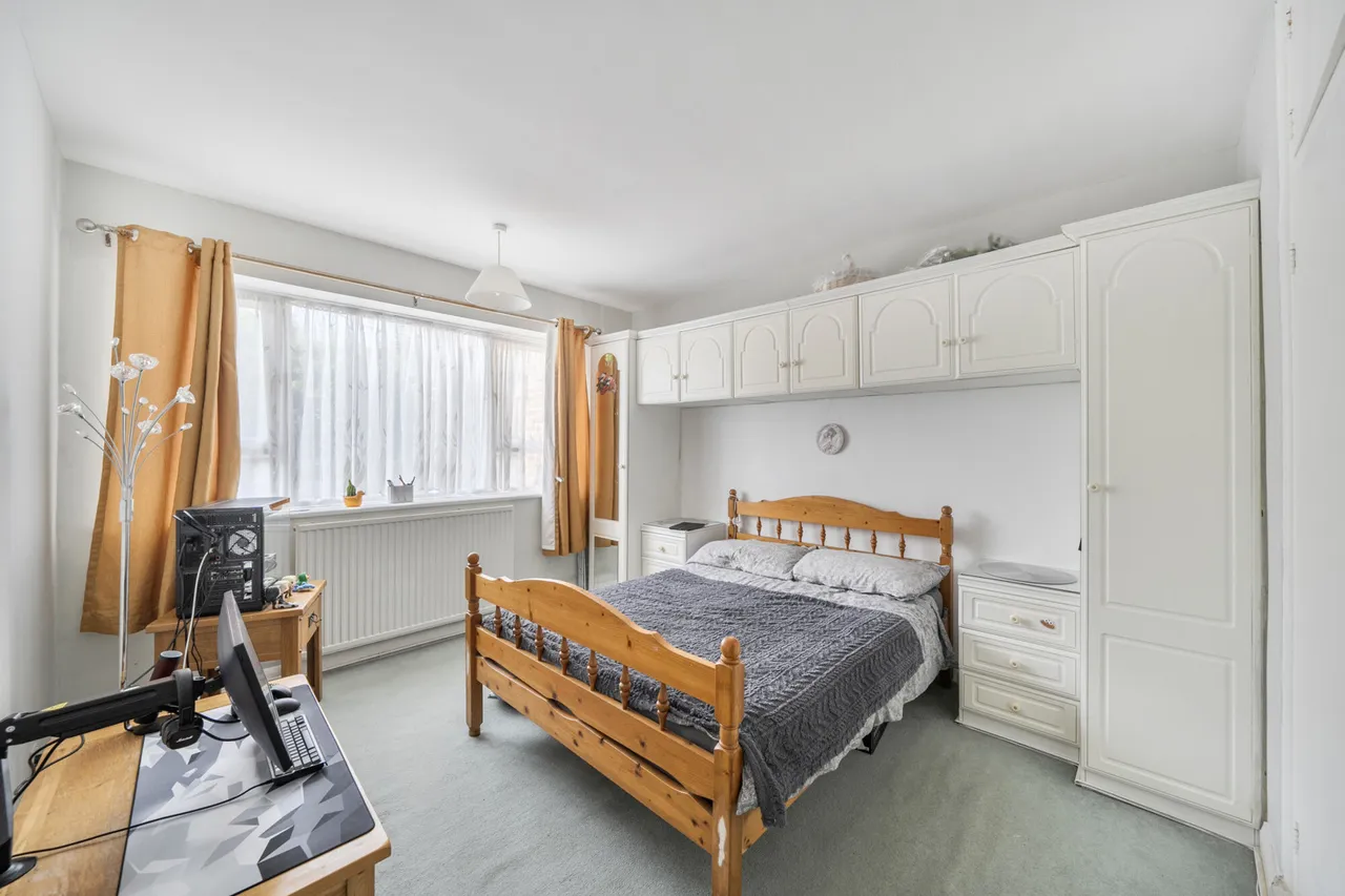 Old Ruislip Road, Northolt, UB5, photo 4
