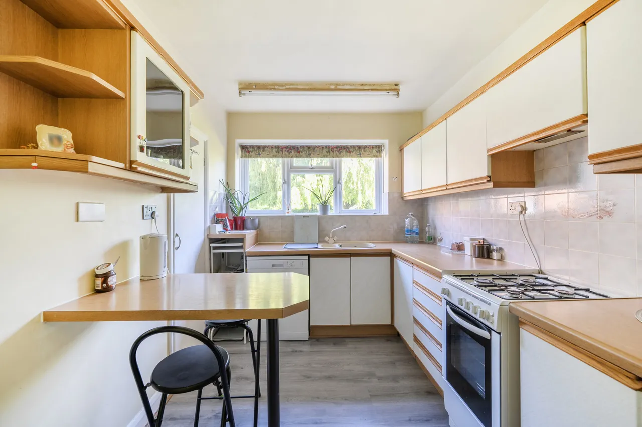 Old Ruislip Road, Northolt, UB5, photo 6