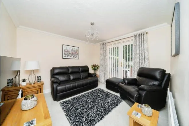 Weald Drive, Little Sutton, CH66, photo 10