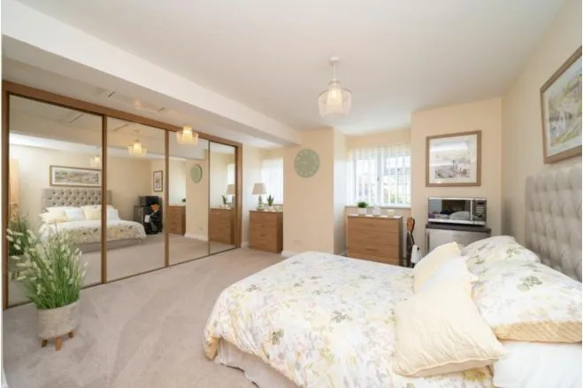 Weald Drive, Little Sutton, CH66, photo 18