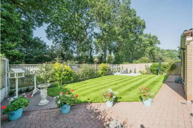 Weald Drive, Little Sutton, CH66, photo 21