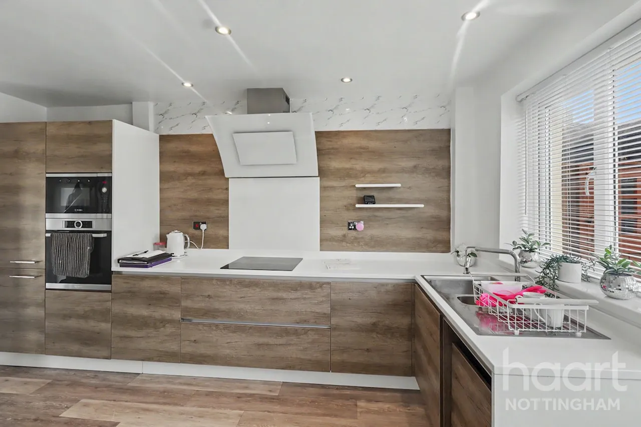 Bournmoor Avenue, Clifton, NG11, photo 6