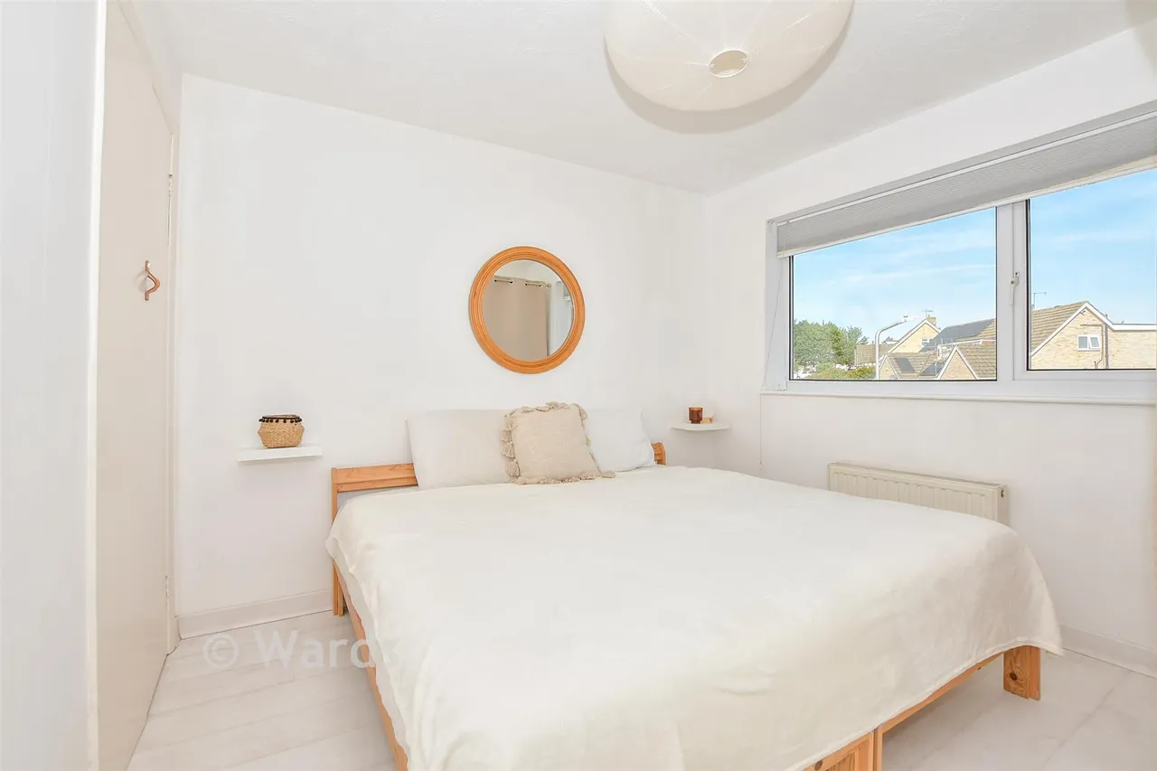 Larch Crescent, Tonbridge, TN10, photo 7