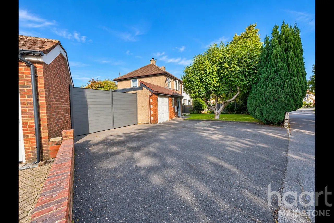 Nottingham Avenue, Maidstone, ME15, photo 2